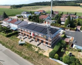 Bauphase: Rohbau mit Gerüst